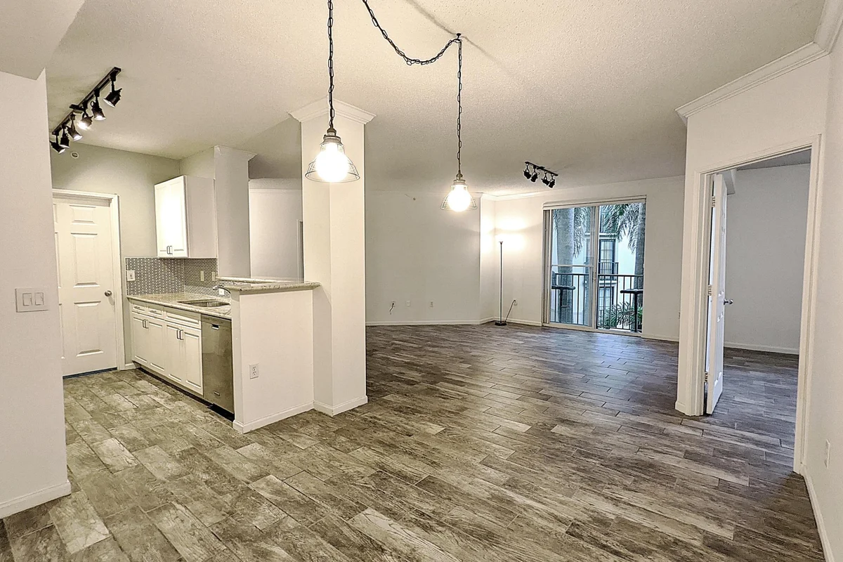 630 S Sapodilla Ave #308, West Palm Beach: photo 1 of 25