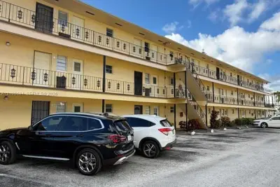20201 NE 29th Ct #D106, Aventura: photo 1 of 8