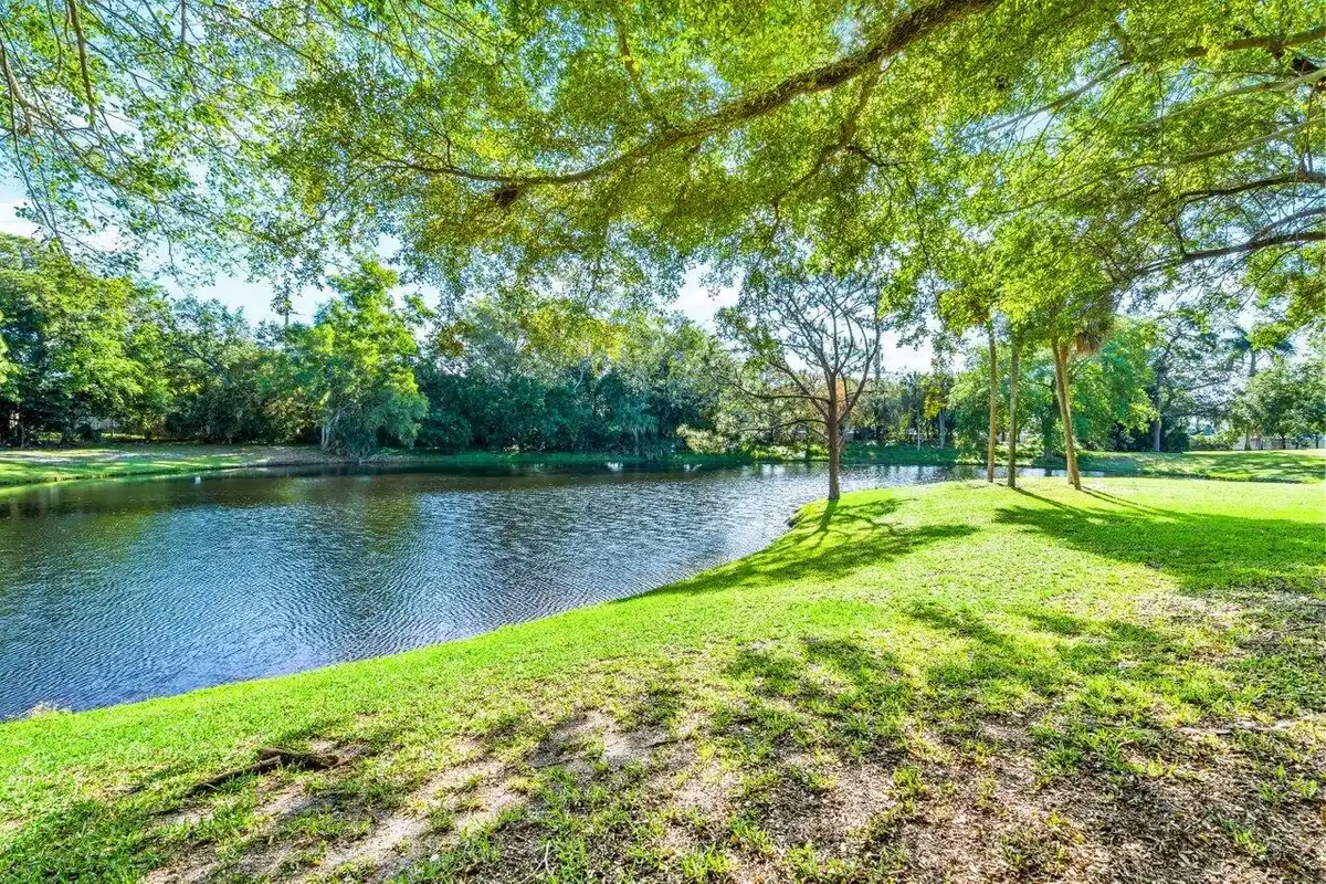 5087 Oakhill Ln, Delray Beach: photo 1 of 48