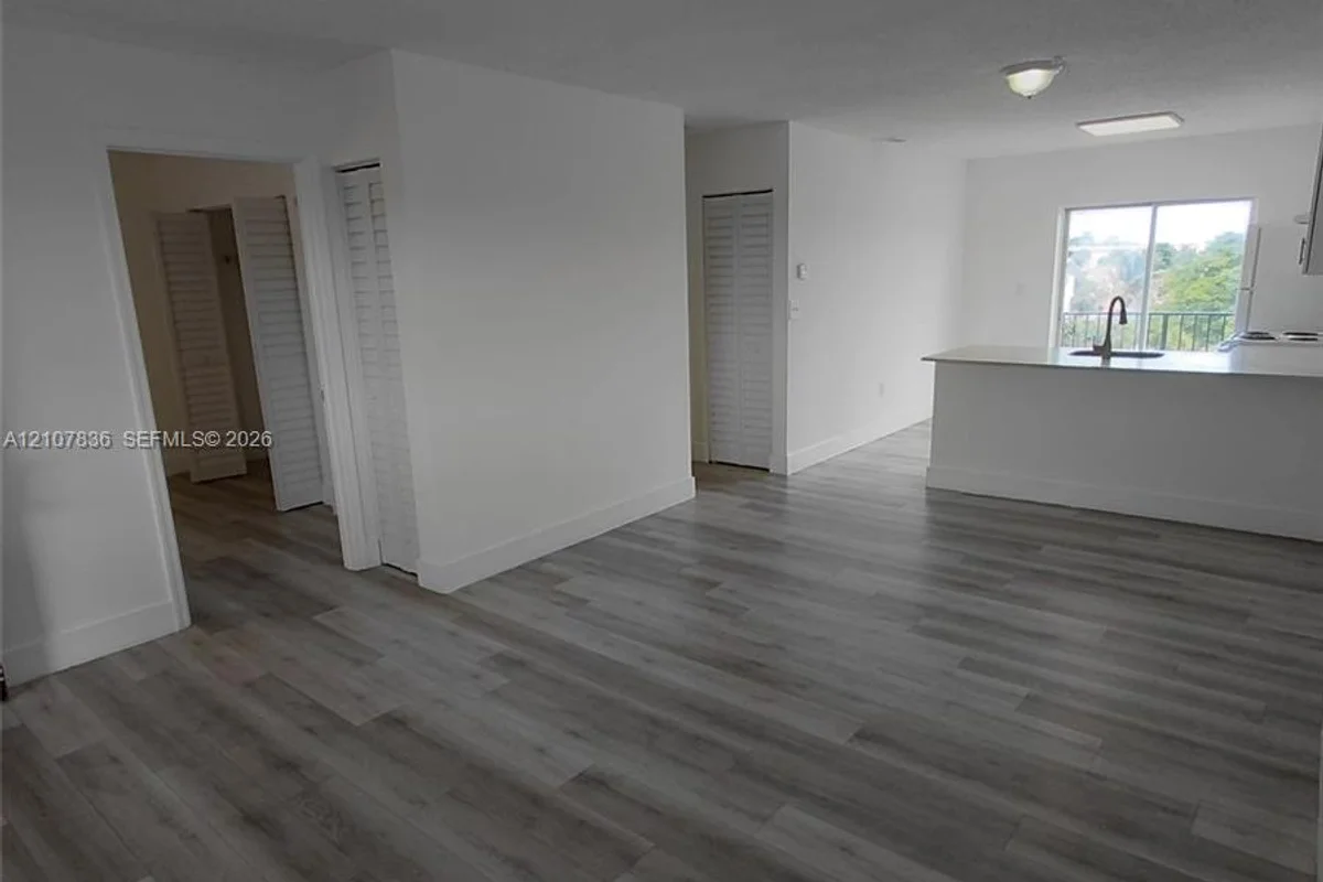 5435 W 24th Ave #78, Hialeah: photo 1 of 12