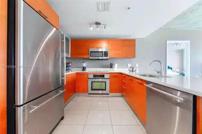 3250 NE 1st Ave #1005, Miami: photo 1 of 7