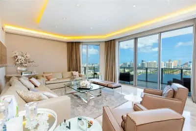 17301 Biscayne Blvd #L-PH-10, North Miami Beach: photo 1 of 21