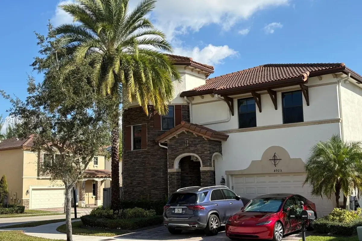 8925 NW 99th Ct, Doral: photo 1 of 36