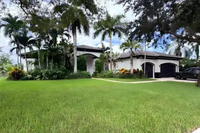 4001 SW 140th Ave, Davie: photo 1 of 4