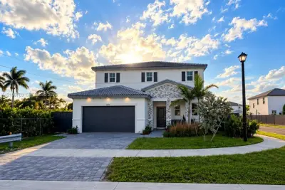 16304 SW 147th Ct, Miami: photo 1 of 8