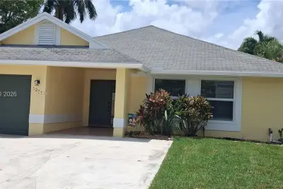 3277 NW 123rd Ave, Sunrise: photo 1 of 28