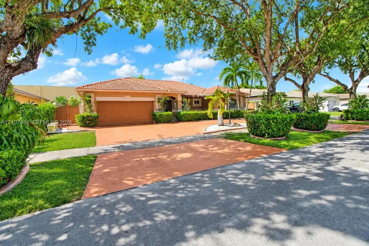 16240 NW 91st Ct, Miami Lakes: photo 1 of 42
