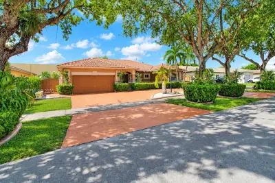 16240 NW 91st Ct, Miami Lakes: photo 1 of 42
