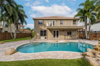 5581 Descartes Cir, Boynton Beach: photo 1 of 47