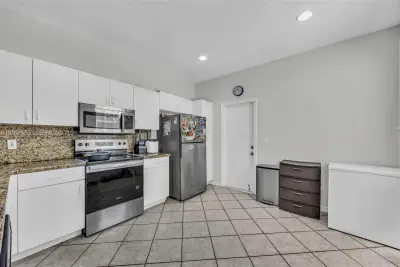 3765 San Simeon Cir, Weston: photo 1 of 39