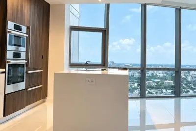 851 NE 1st Ave #3502, Miami: photo 1 of 39