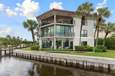 800 Andrews Ave #9, Delray Beach: photo 1 of 30