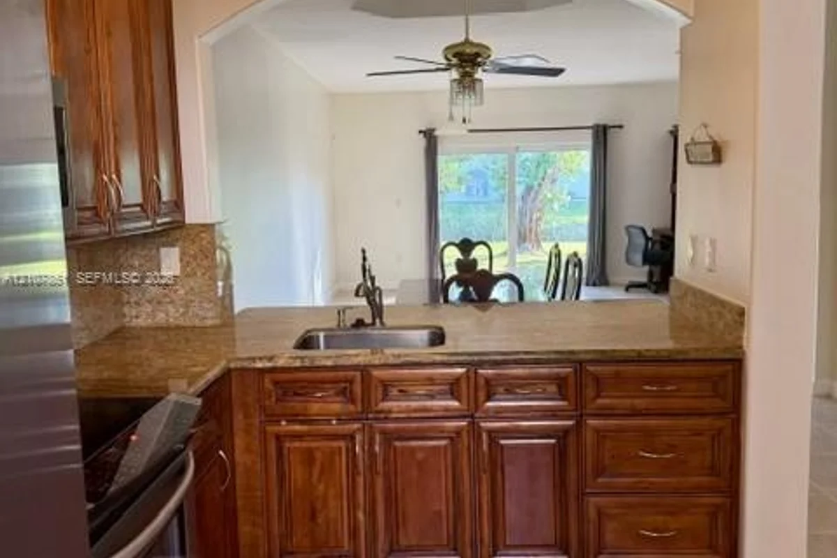15800 SW 92nd Ave #11B, Palmetto Bay: photo 1 of 14