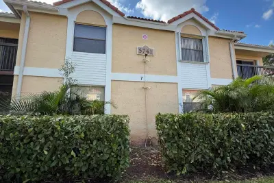 5741 Riverside Dr #204A5, Coral Springs: photo 1 of 21