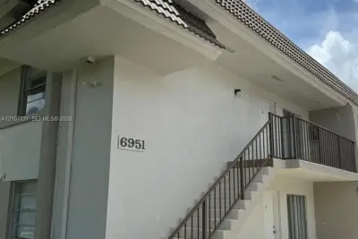 6951 SW 129th Ave #8, Miami: photo 1 of 14