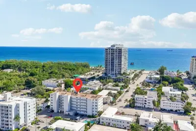 711 N Birch Rd #204, Fort Lauderdale: photo 1 of 33