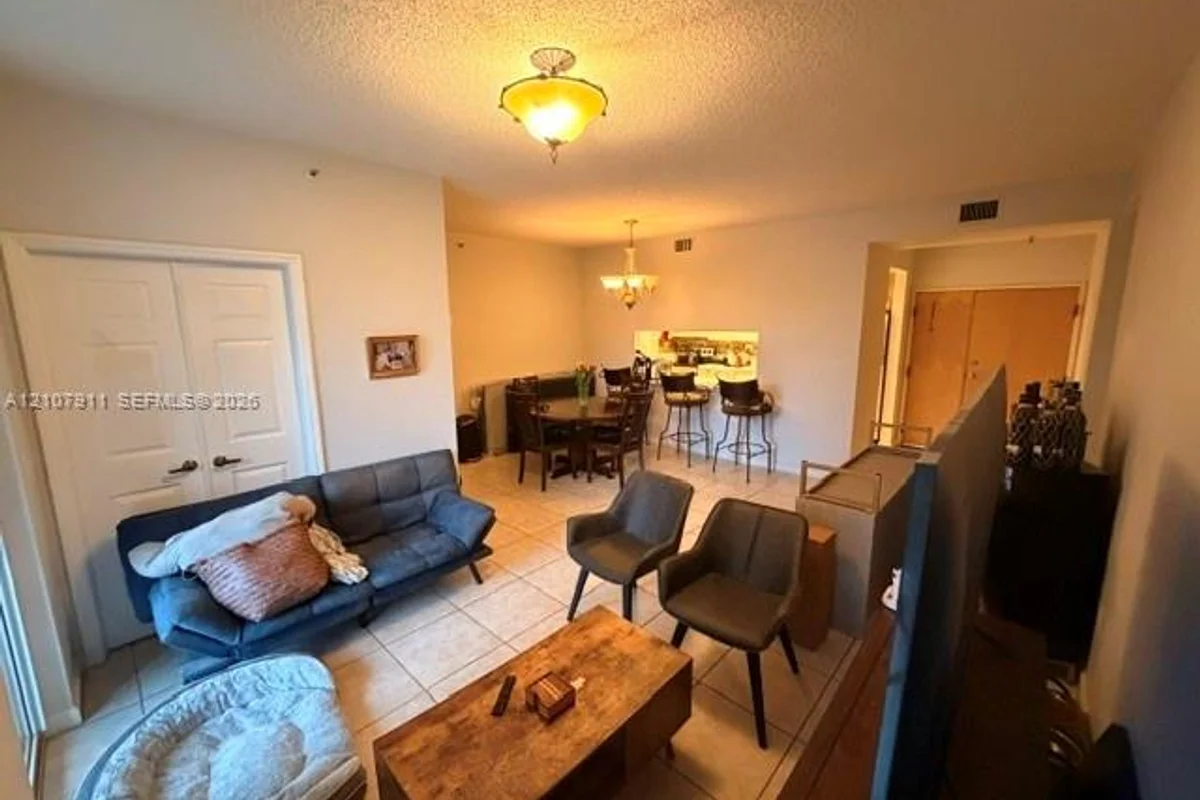 9755 NW 52nd St #218, Doral: photo 1 of 11