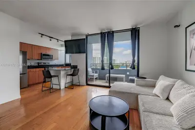 1330 West Ave #909, Miami Beach: photo 1 of 61