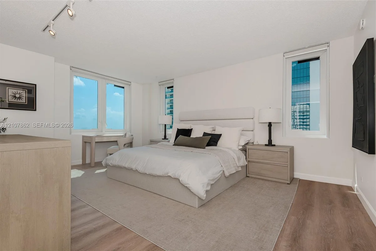 Condo in Miami Beach: photo 1 of 27