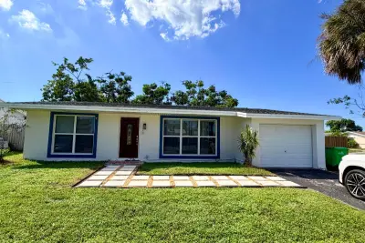 2551 NW 98th Ave, Sunrise: photo 1 of 39