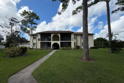 3541 Long Pine Ct #C-2, Lake Worth: photo 1 of 31