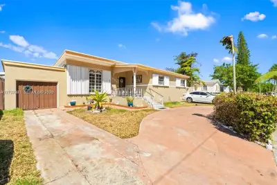 8571 SW 30th St, Miami: photo 1 of 7