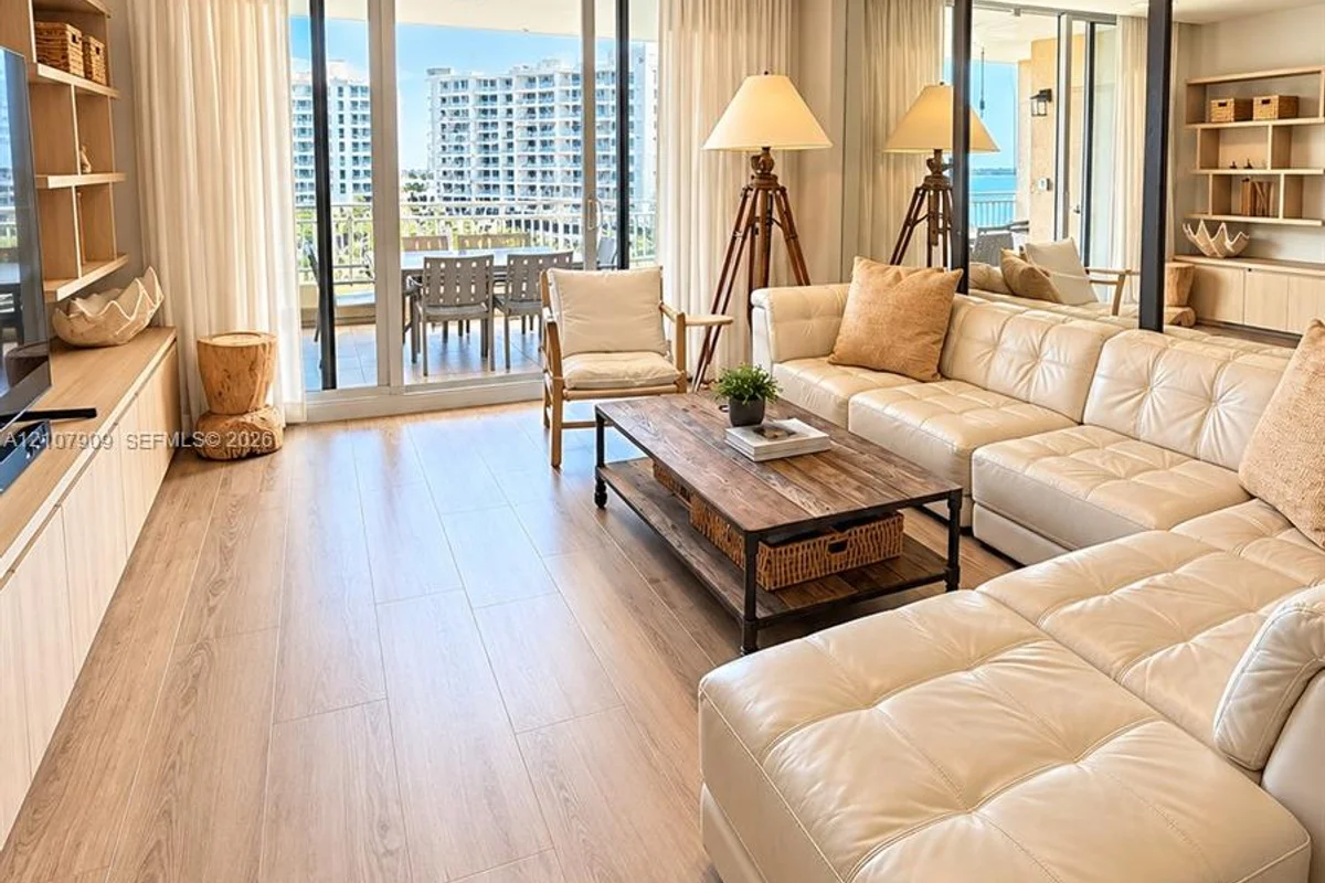 791 Crandon Blvd #1001, Key Biscayne: photo 1 of 26