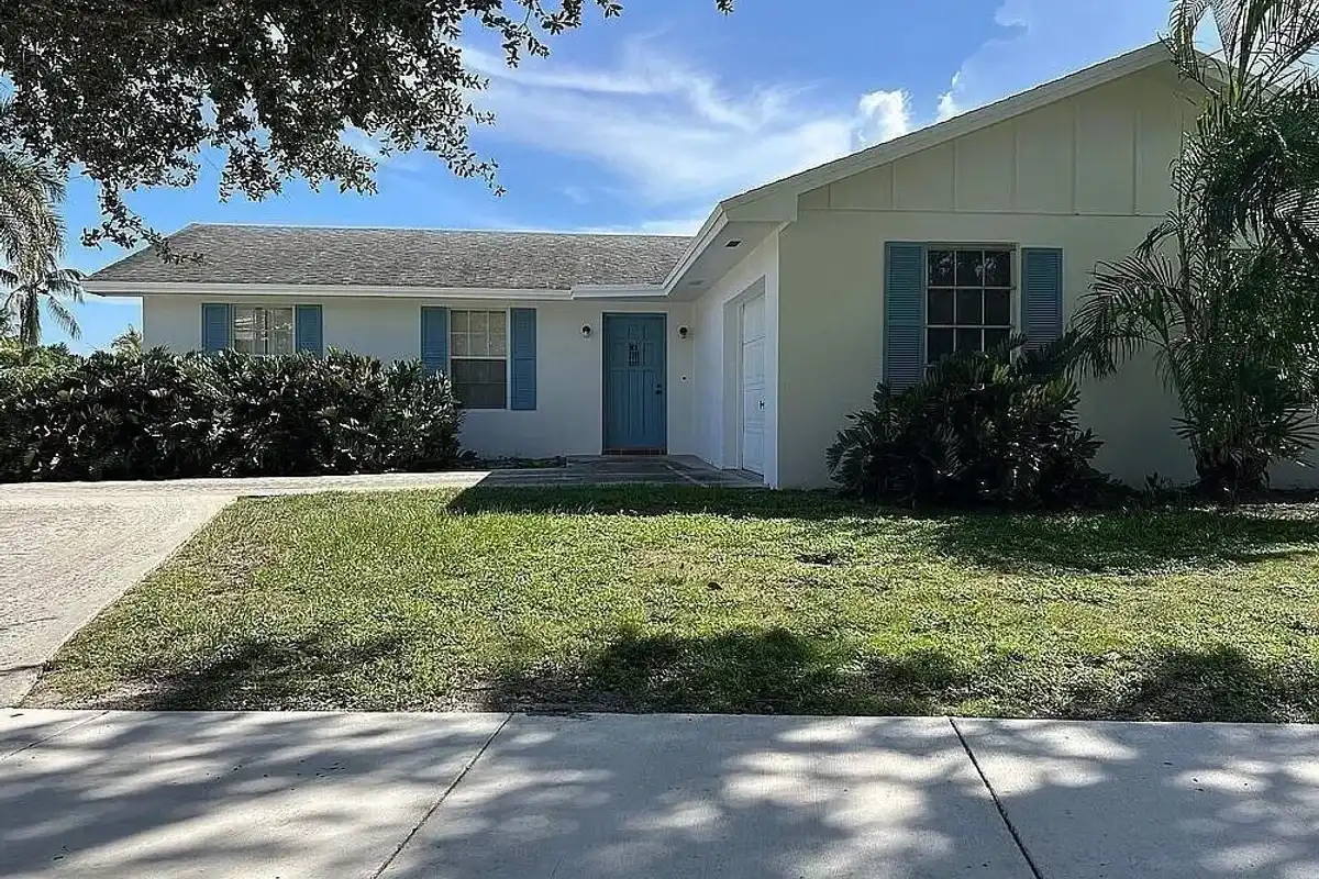 336 Tequesta Dr, Jupiter: photo 1 of 10