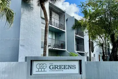 8821 W Flagler St #306, Miami: photo 1 of 20