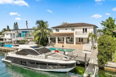 1932 NE 118th Rd, North Miami: photo 1 of 39