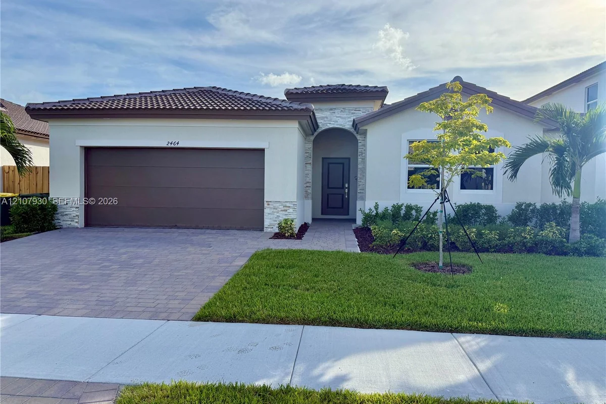 2464 SE 29 Dr, Homestead: photo 1 of 39