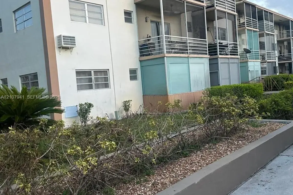 16790 NE 14th Ave #315, Miami: photo 1 of 34