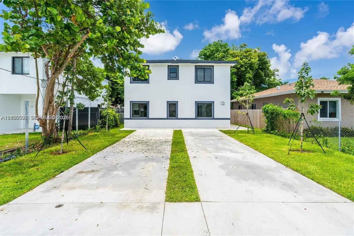 1823 NW 69th St, Miami: photo 1 of 20