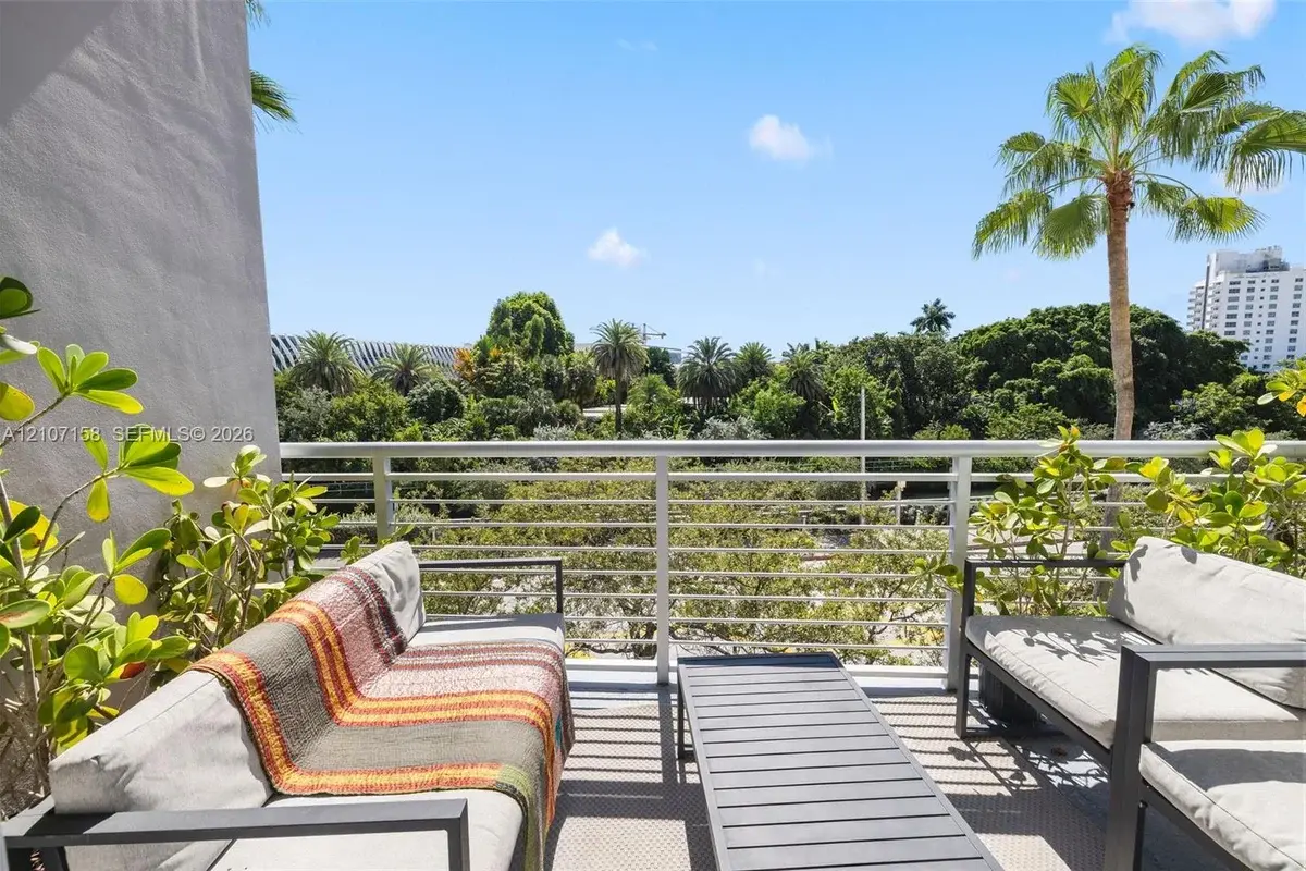 2001 Meridian Ave #418, Miami Beach: photo 1 of 46