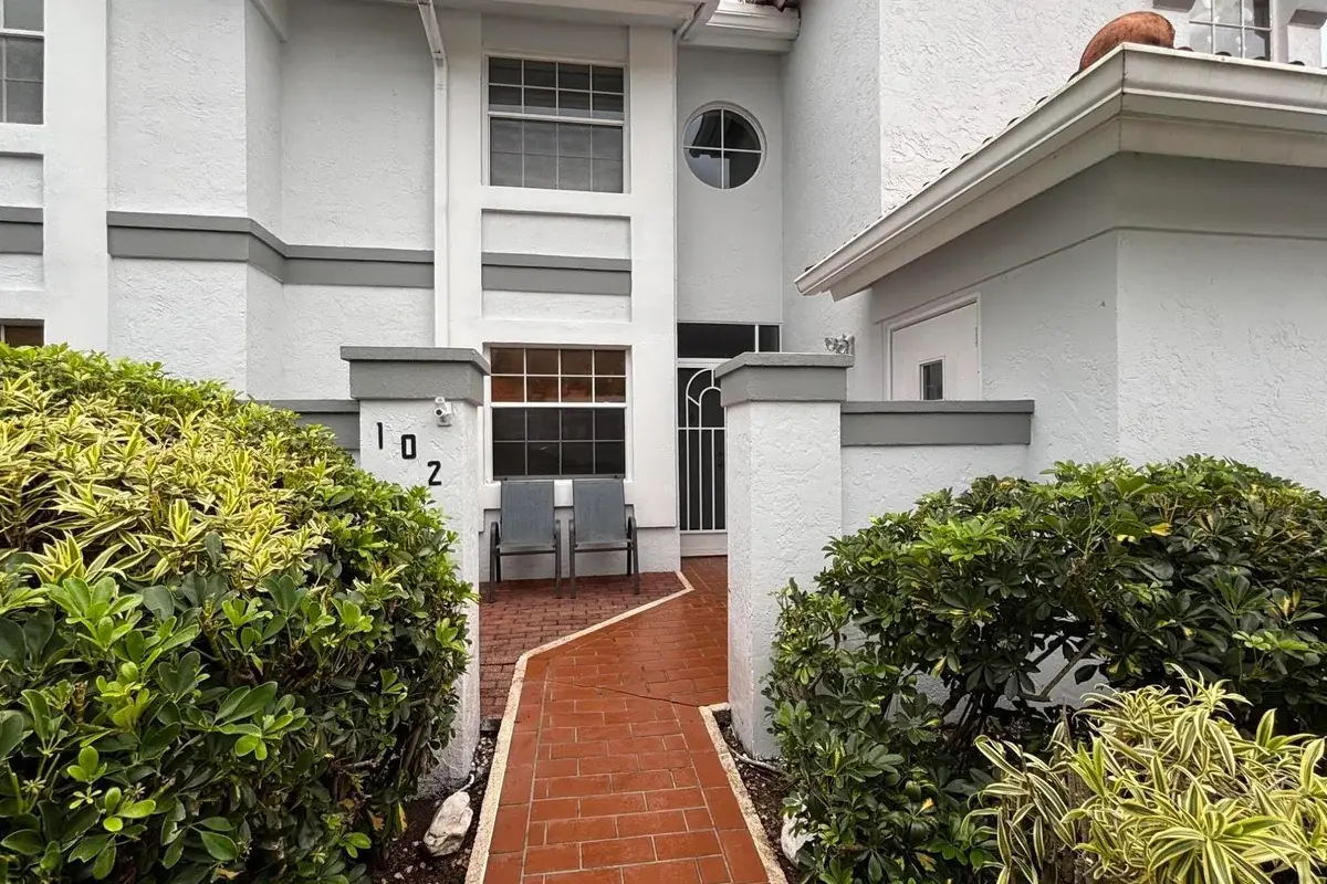 9927 Seacrest Cir #102, Boynton Beach: photo 1 of 14