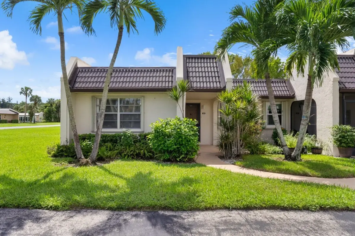 100 Lake Rebecca Dr, West Palm Beach: photo 1 of 18