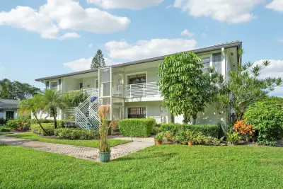 2 Southport Ln #D, Boynton Beach: photo 1 of 33