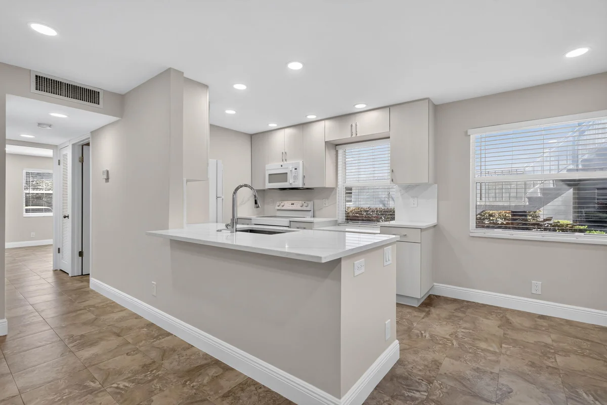 883 Normandy Trl, Delray Beach: photo 1 of 26