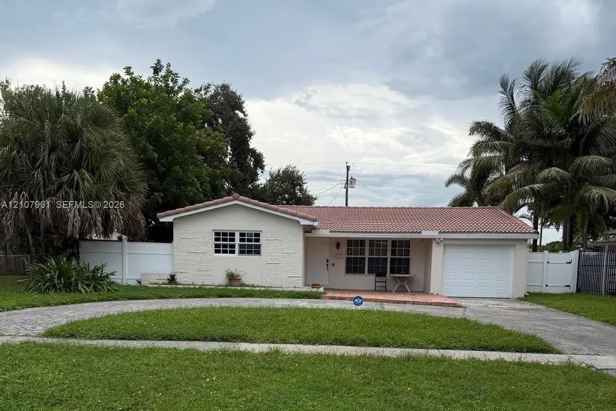 1806 N 38th Ave, Hollywood: photo 1 of 11