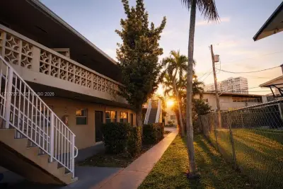 12275 NE 19th Ave #8, North Miami: photo 1 of 5