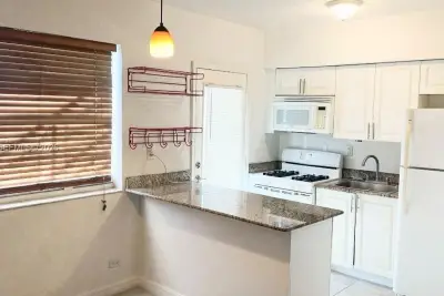 2195 Bay Dr #3, Miami Beach: photo 1 of 10