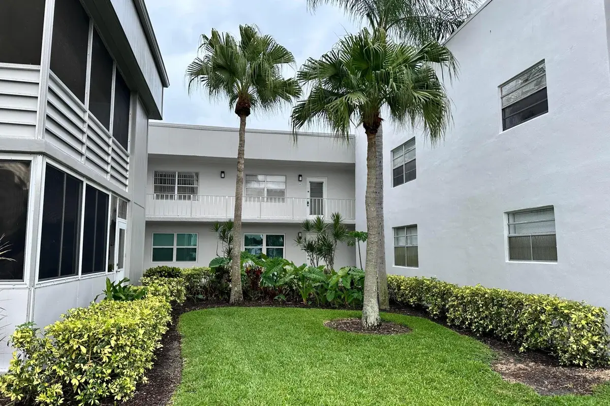 811 Flanders Q, Delray Beach: photo 1 of 38