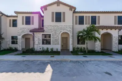 11820 SW 247th Ter, Miami: photo 1 of 36