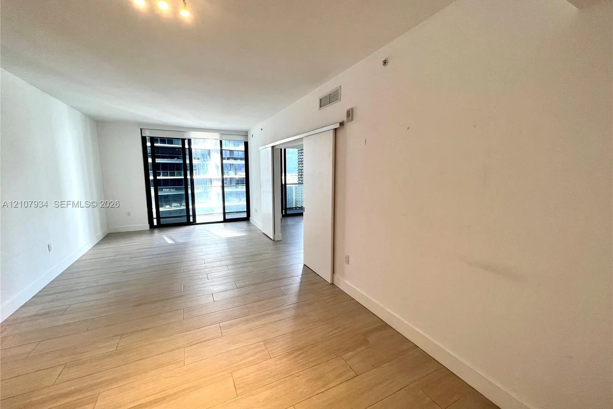 1010 Brickell Ave #3508, Miami: photo 1 of 18