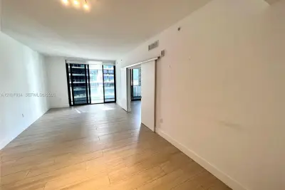 1010 Brickell Ave #3508, Miami: photo 1 of 18