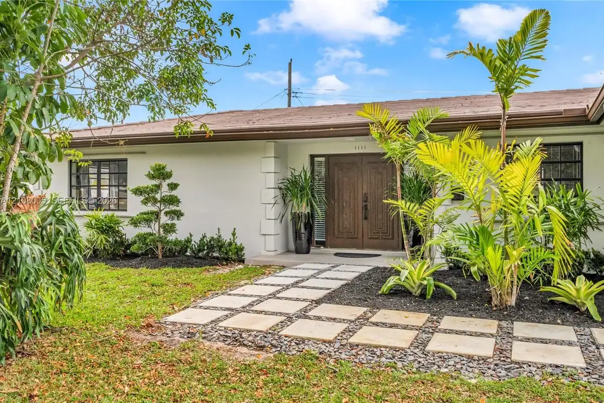 1111 NW 70th Ter, Plantation: photo 1 of 39