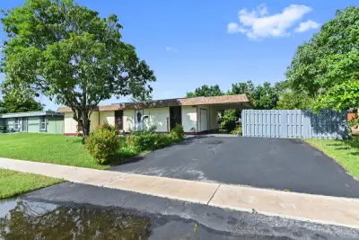 7903 NW 69th Ave, Tamarac: photo 1 of 26