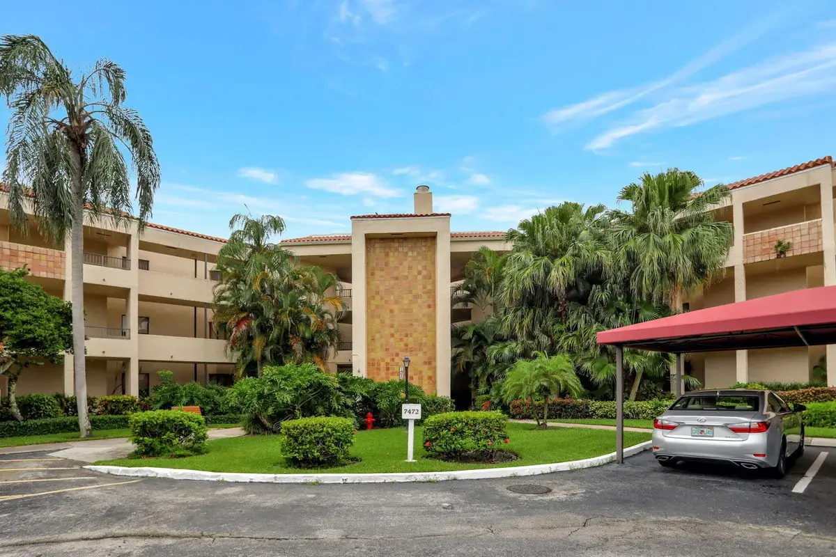 7472 La Paz Blvd #302, Boca Raton: photo 1 of 36