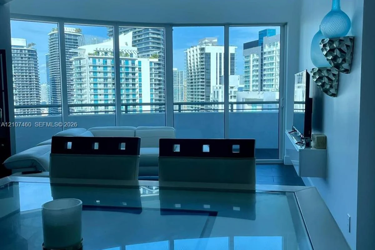 60 SW 13th St #3426, Miami: photo 1 of 28