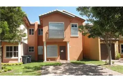 650 SW 7th Ter, Florida City: photo 1 of 22
